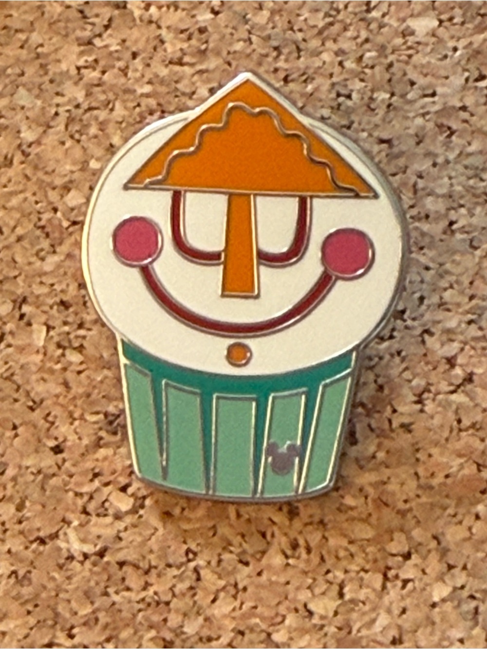 Disney cupcake - it’s a small world pin - hidden Mickey 2025